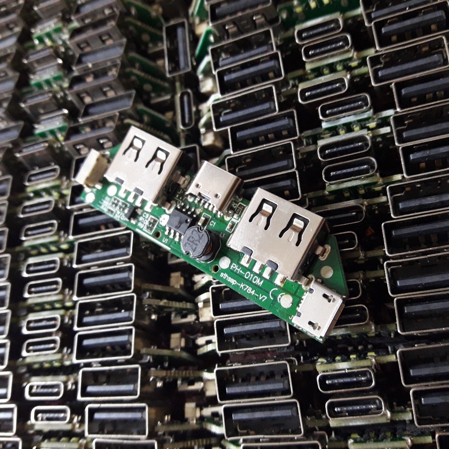Mạch sạc dự phòng 2 ngõ vào và 2 ngõ ra, mạch sạc pin điện thoại 5v 2a _ dùng PIN 3V7 đến 4V2 để sạc điện thoại