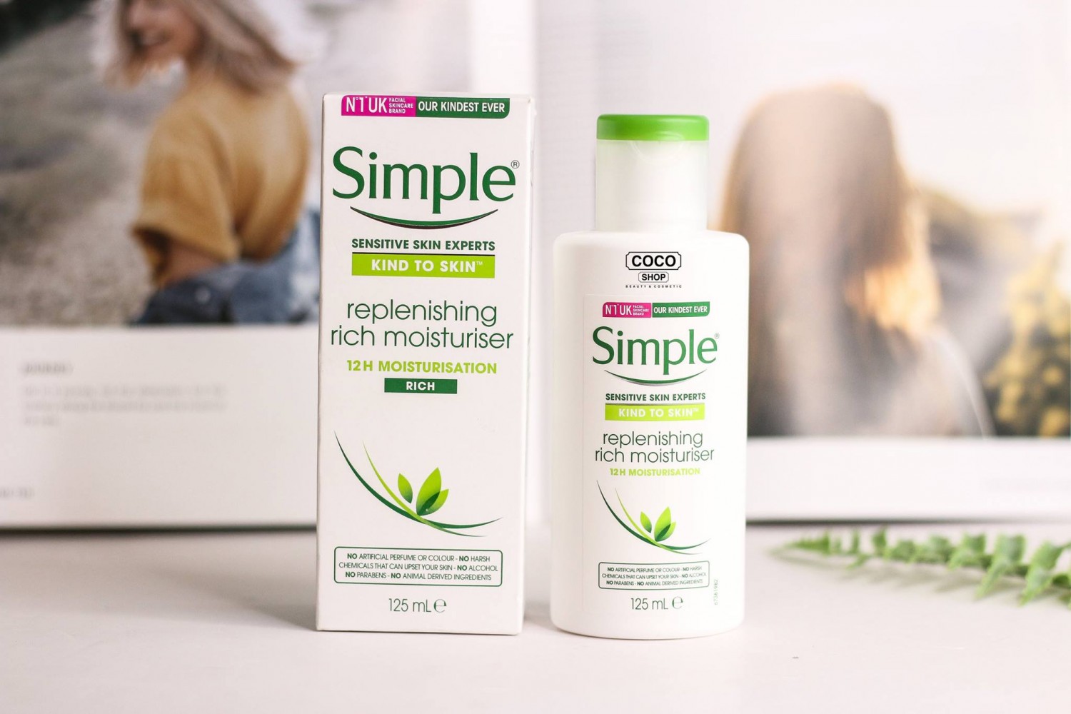 Kem Dưỡng Ẩm Dành Cho Da Khô Simple Kind To Skin Replenishing Rich Moisturiser