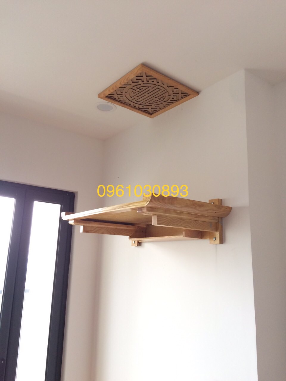 Full bộ bàn thờ treo tường gỗ sồi kích thước 48x69