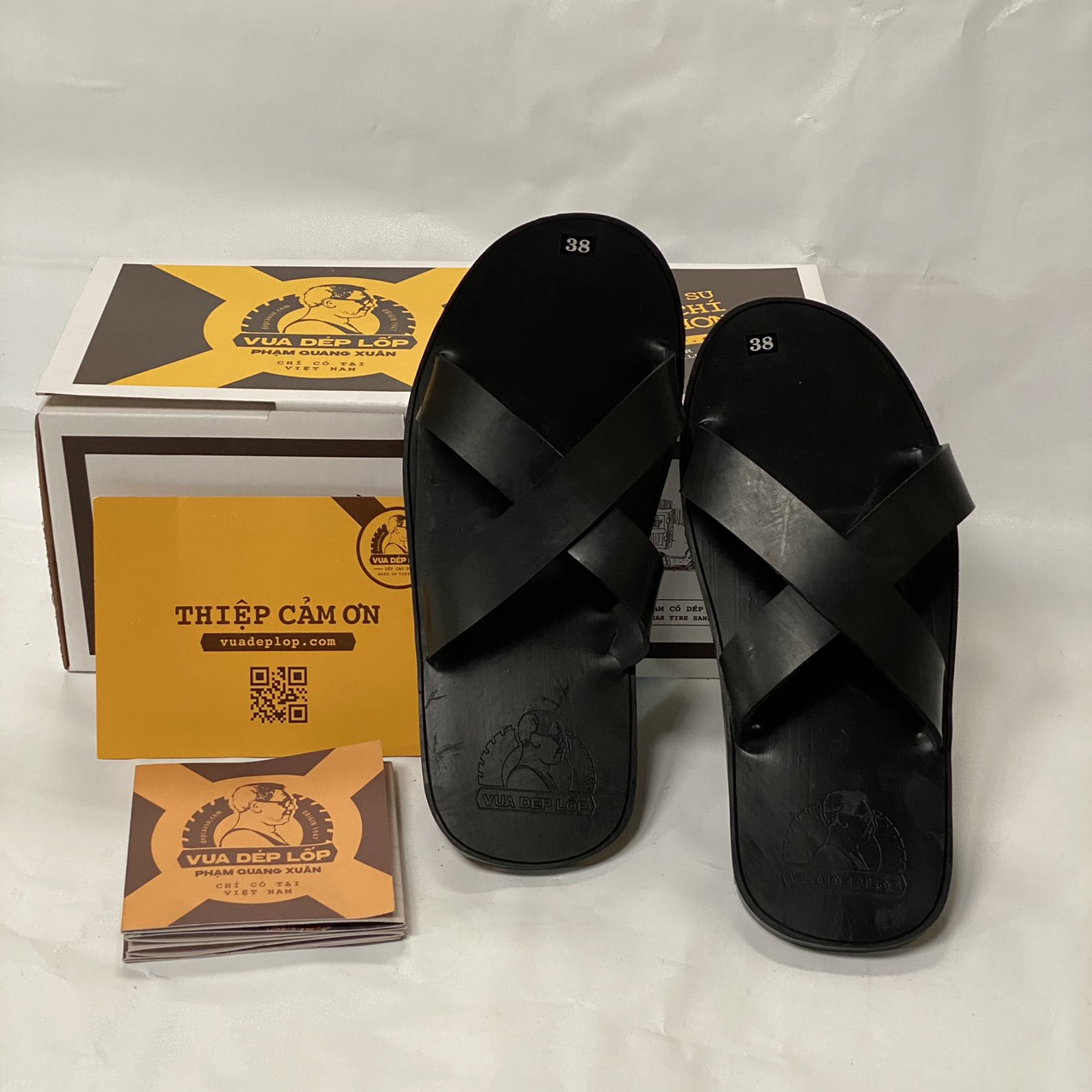 ❤️ DÉP CAO SU ❤️ - Dép cao su 5 quai Giải Phóng tăm thủ công từ lốp oto của Nghệ nhân Vua Dép Lốp Phạm Quang Xuân  Thiết kế mẫu mã đẹp, hợp thời trang, tinh xảo từ bàn tay người nghệ nhân  Vua dép lốp Ông Phạm Quang Xuân. Kiểu dáng tiện lợi, đi nhẹ và êm,