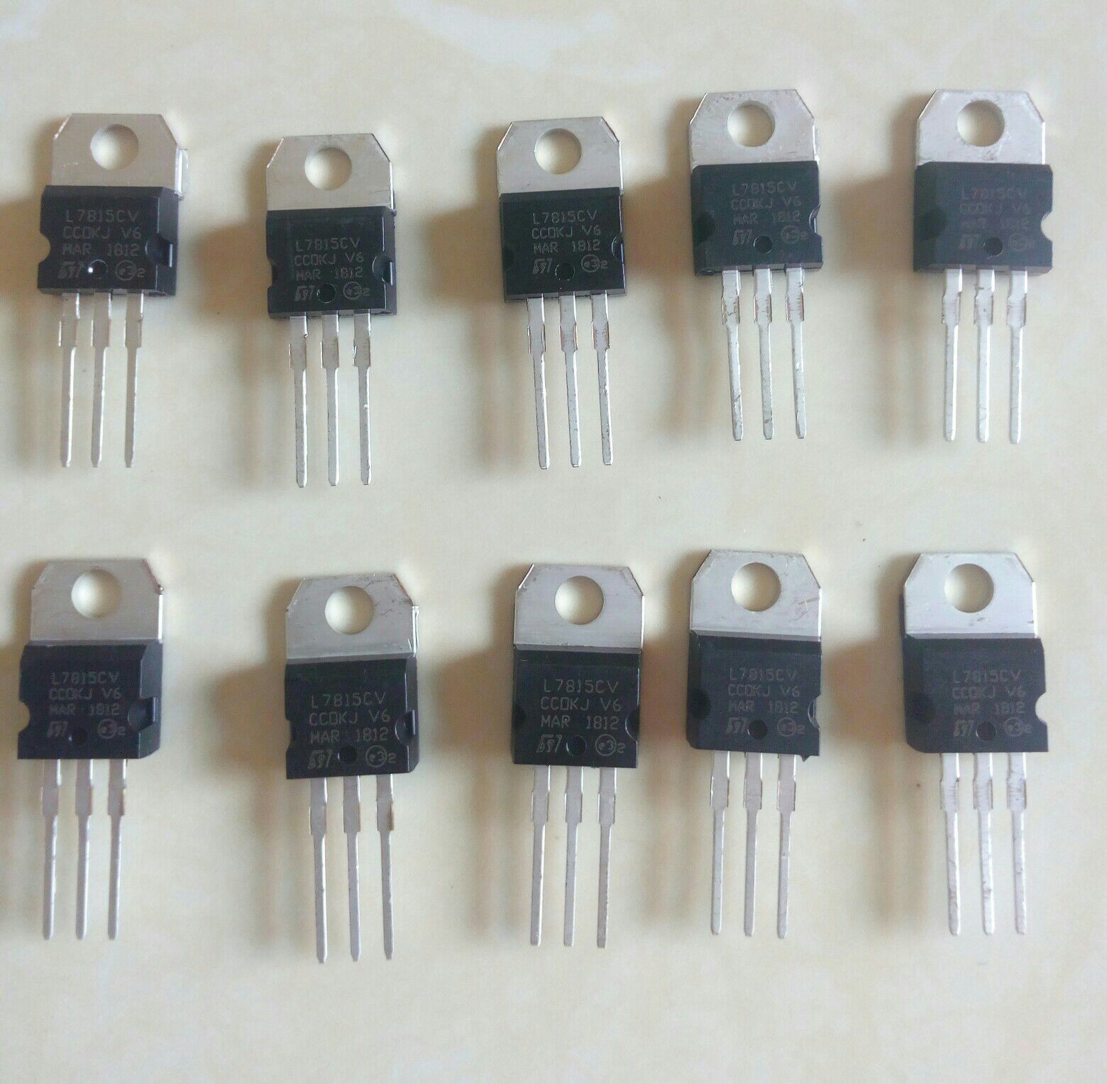 Sét 10 linh kiện điện tử l7815cv to-220