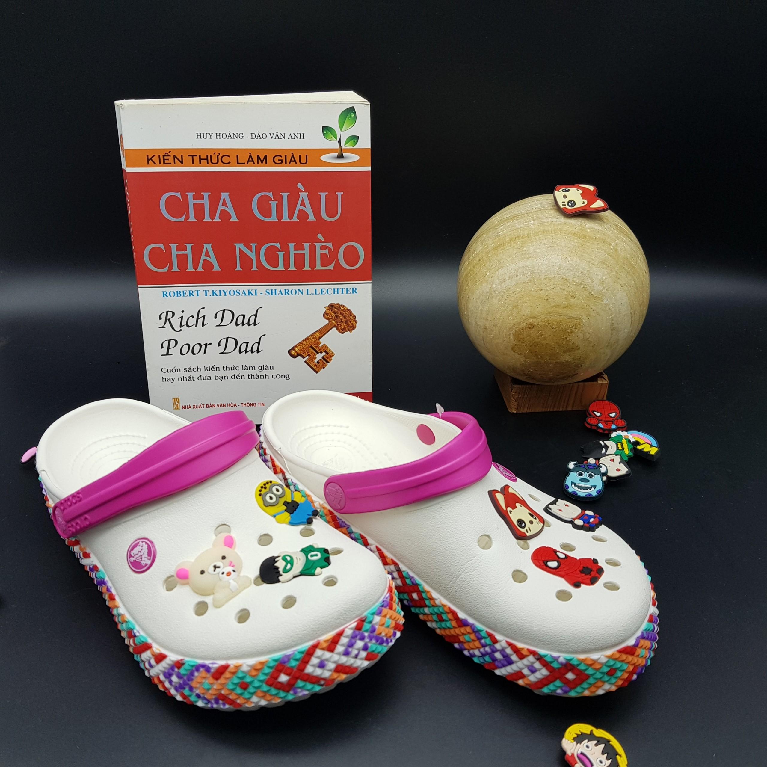 Dép sục cá sấu crocs