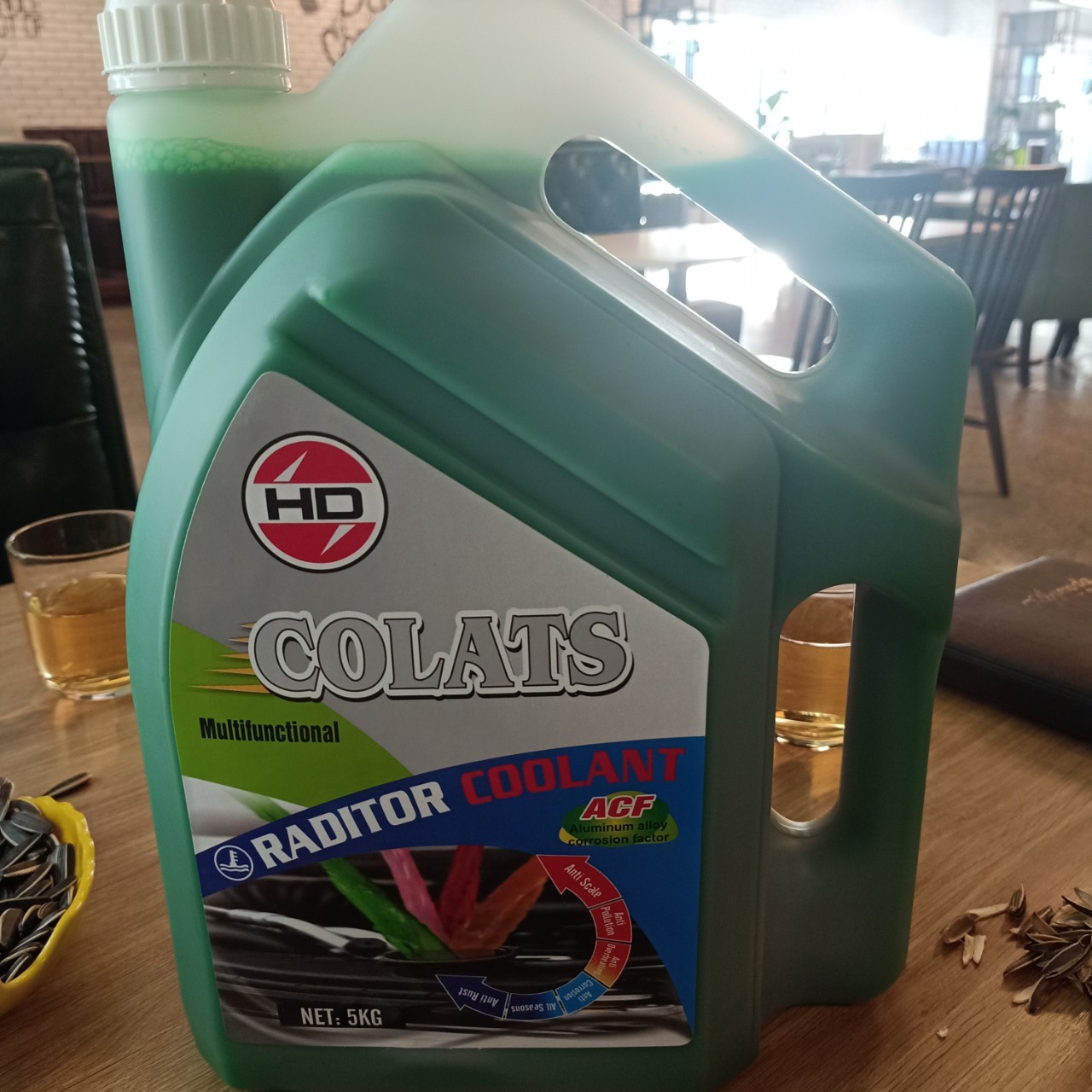 Nước làm mát động cơ ô tô Colats