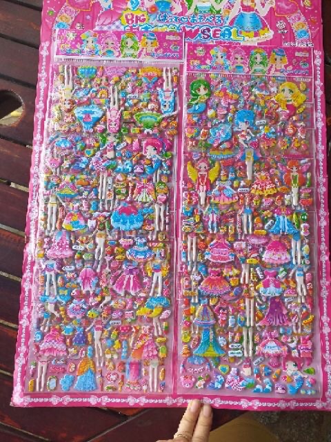 Vỉ hình dán gồm 18 bộ Sticker dán nổi 3D búp bê