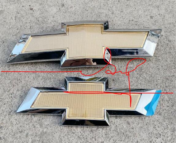 Logo trước và sau xe Chevrolet Cruze