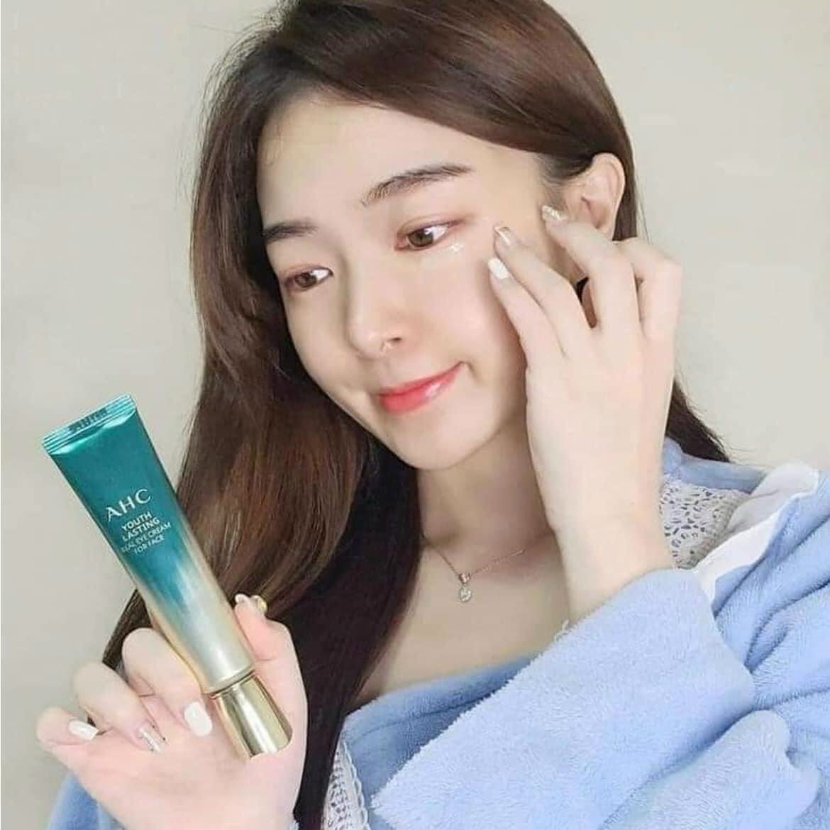 Kem dưỡng mắt cấp ẩm dưỡng da thần thánh AHC phiên bản 2