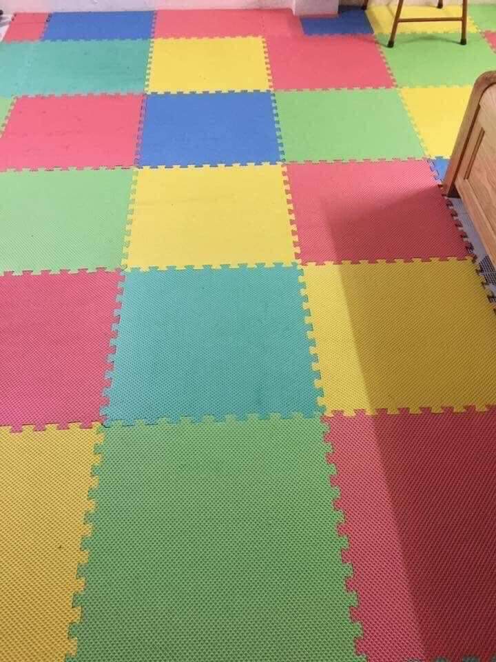 Thảm xốp lót sàn 1 bịch 6 tấm kích thước 60x60 cm gồm các màu không mùi cao cấp, chất liệu và thiết kế thông minh, đảm bảo an toàn cho trẻ sử dụng