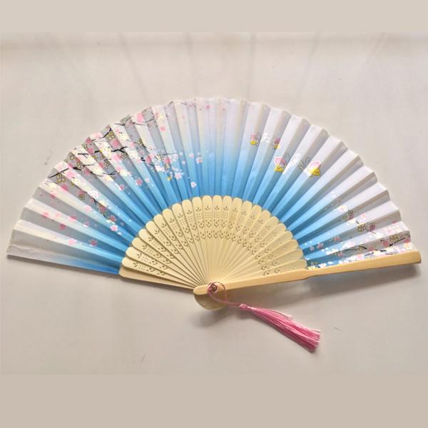 Quạt cổ trang nền xanh nhạt hoa đào điệp vàng đồ cổ trang trung quốc cổ phong cổ đại Quạt xếp cầm tay phong cách Trung Quốc