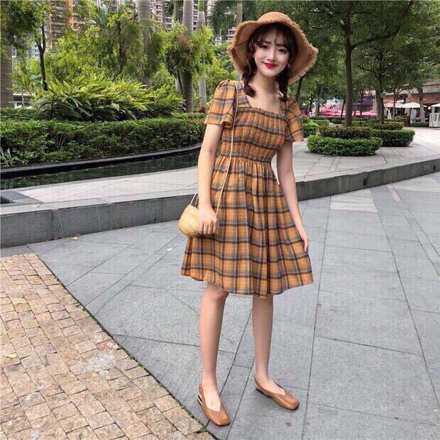 [HCM]Đầm sọc cổ vuông bo ngực xòe nhẹ form trên gối chất quảng châu