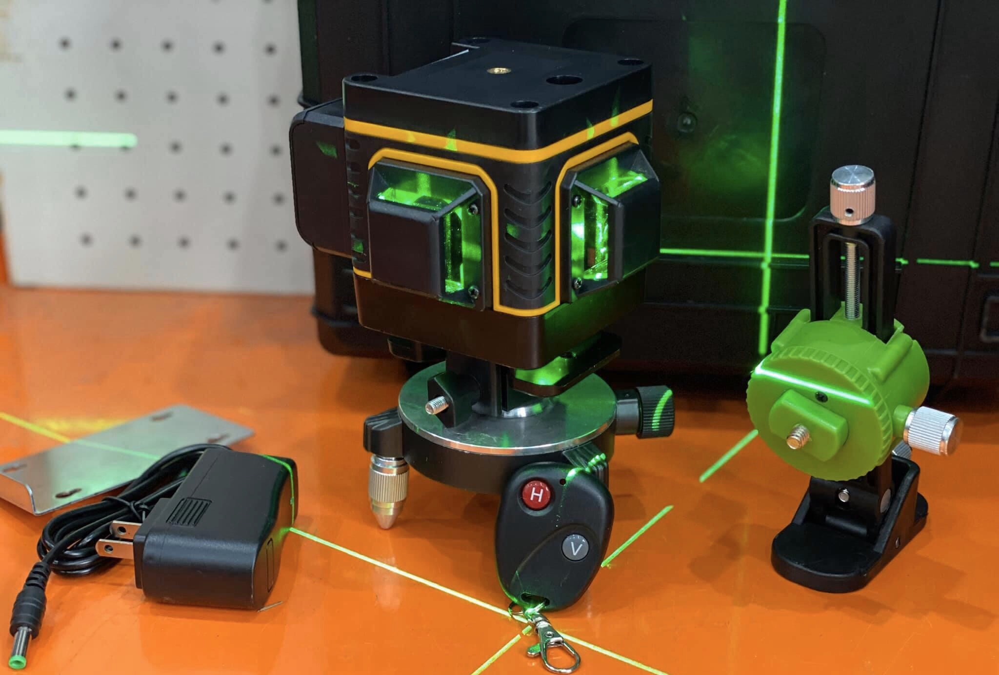 Máy cân bằng laser 12 tia xanh KING PRO – Máy cân mực laser ngoài trời máy cân mực tia xanh 3D
