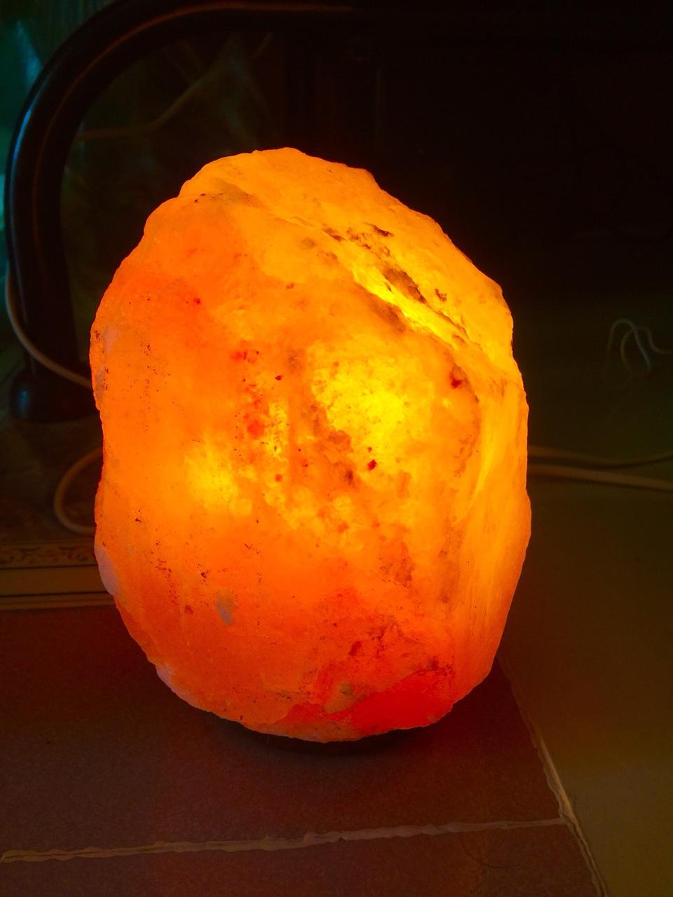 Đèn Đá Muối Himalaya Cao Cấp Trọng Lượng Từ 3-4kg - Thanh Lọc Không Khí - Mang Tài Lộc Đến Nhà Bạn!!!