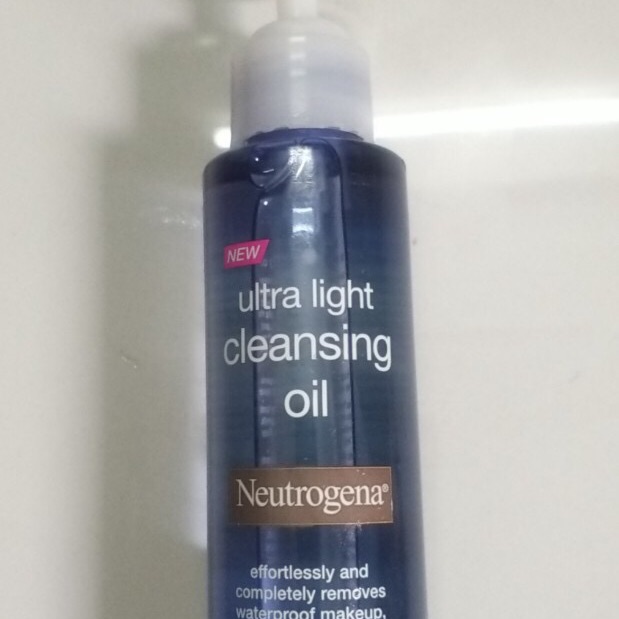 Dầu tẩy trang Ultra Light Cleasing Oil