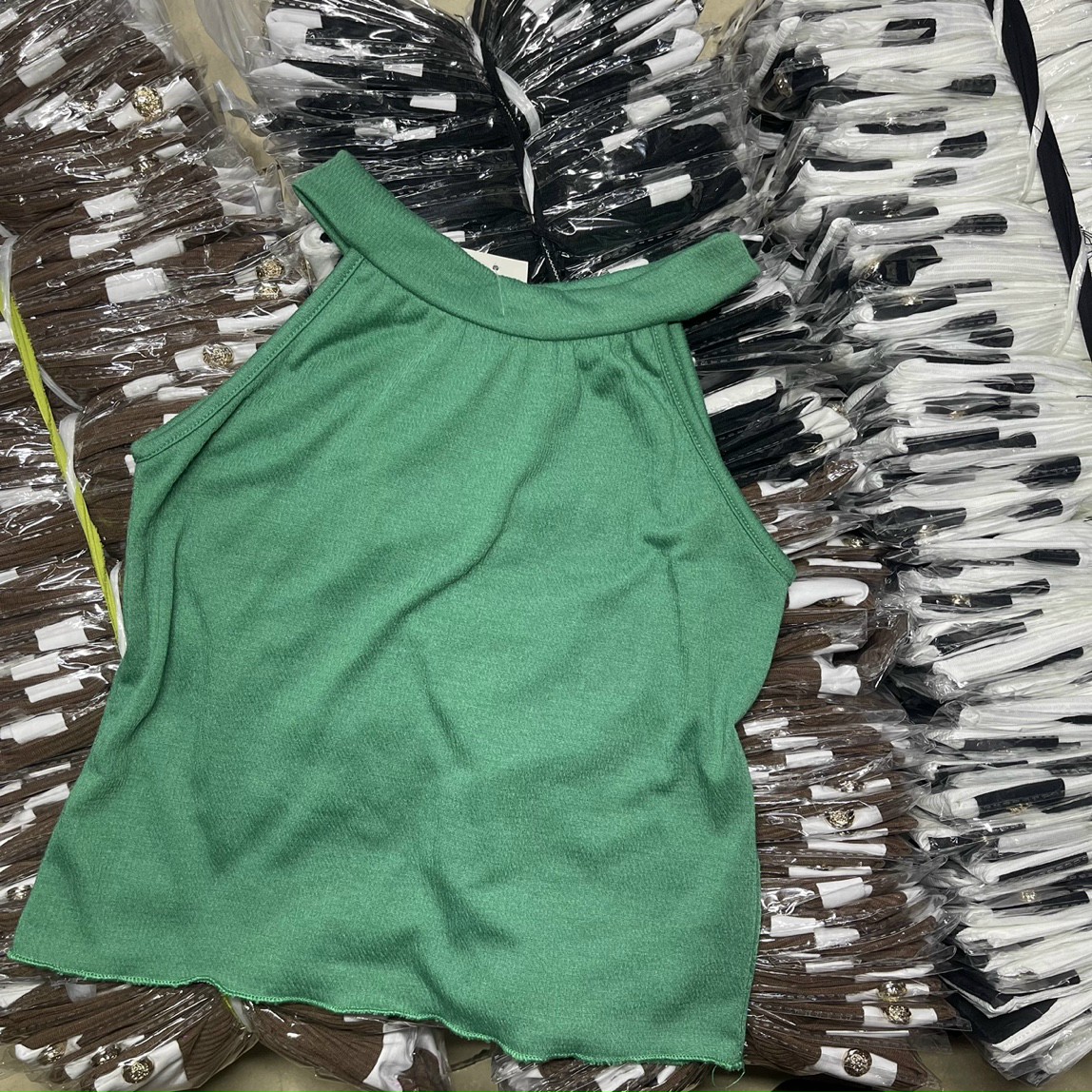 ÁO croptop kiểu cổ yếm ôm chất vải xốp
