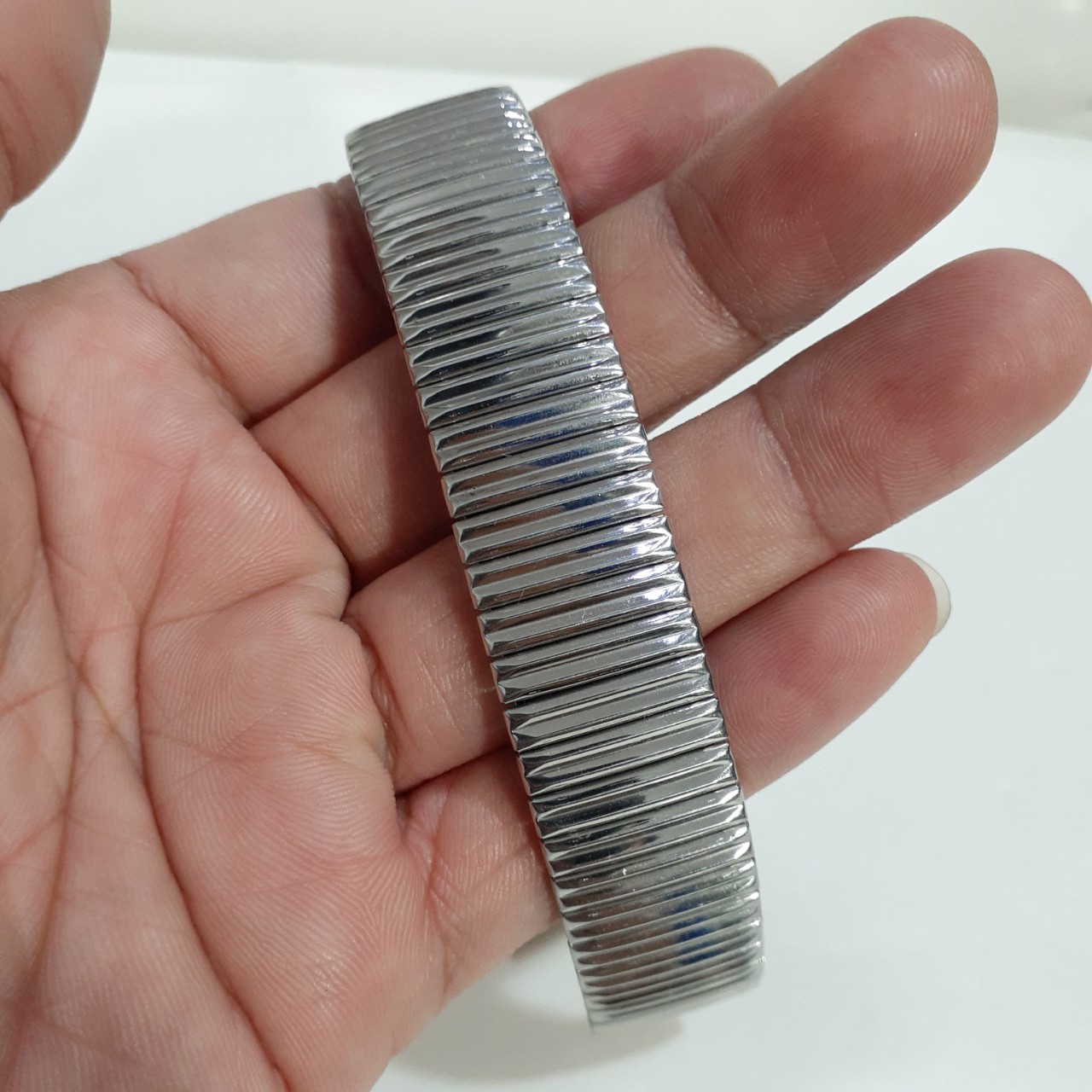 Dây đồng hồ chun thép cổ điển đầu size 18mm Stainless steel co giãn second hand Nhật