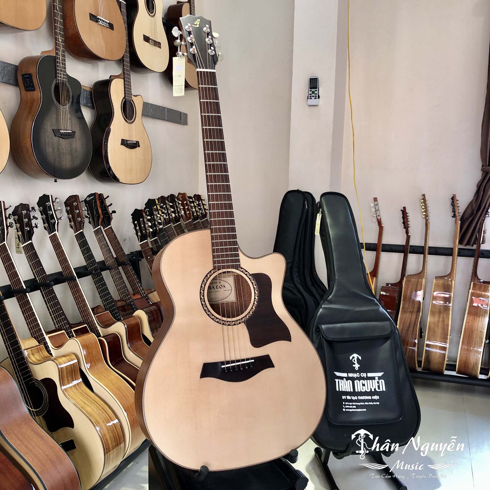 Đàn Guitar Acoustic Ba Đờn T400 + Full Gỗ thịt + Âm thanh sắc nét + Giá ưu đãi + Tặng Full phụ kiện