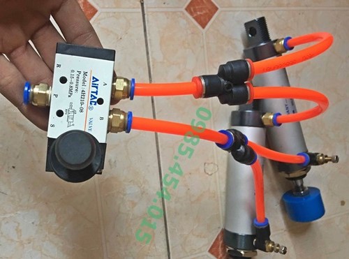 Bộ 2 xi lanh khí kèm van gạt tay