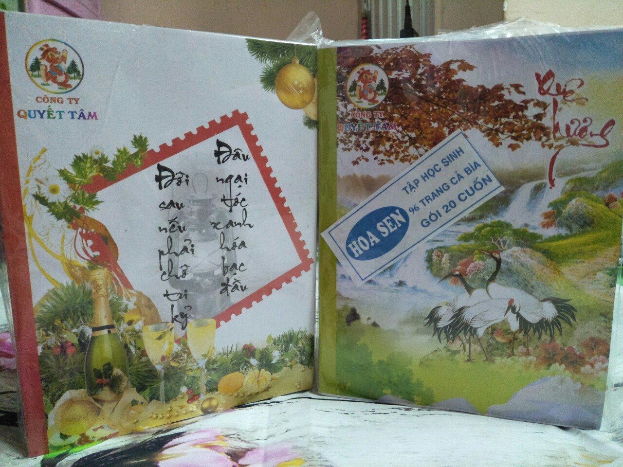10 quyển Tập Hoa Sen giá rẻ 96 trang cả bìa và lót (1 tờ = 2 trang)
