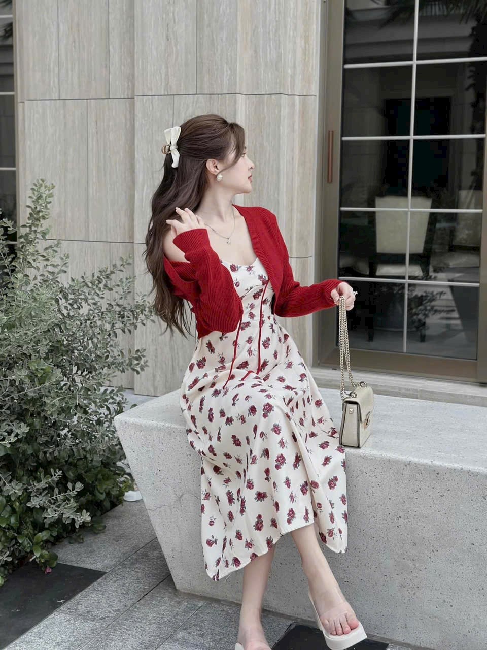 Set đầm hai dây hoa nhí kèm áo khoác thun gân, váy maxi tiểu thư điệu đà mặc đi biển dễ thương