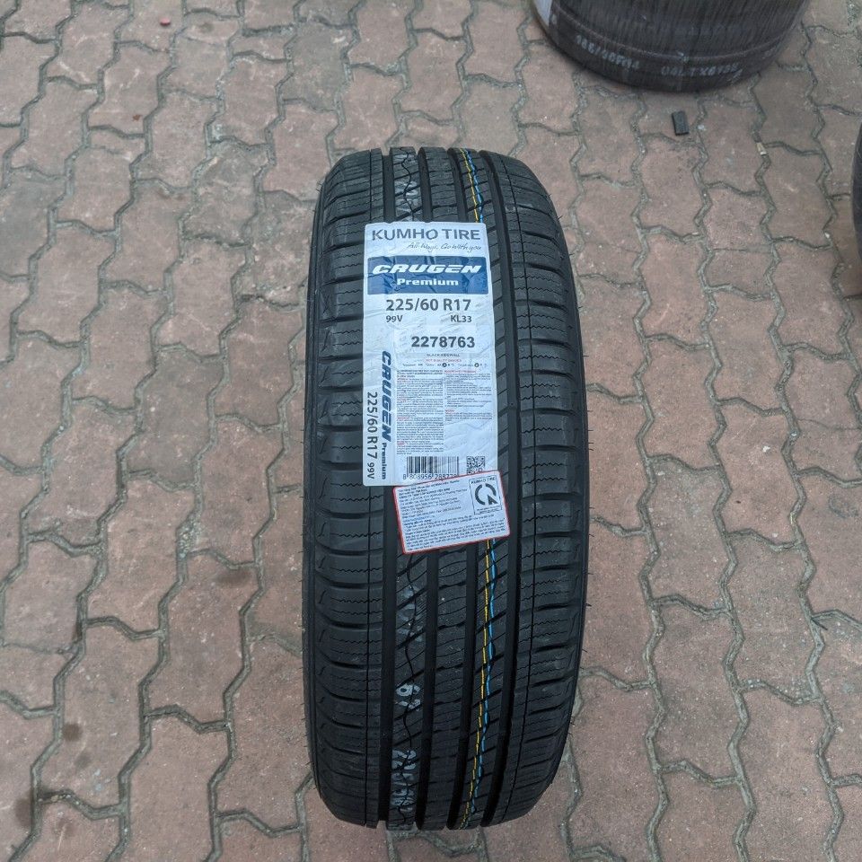 Lốp ô tô tải nhẹ 225/70r15c kumho 10pr kc53