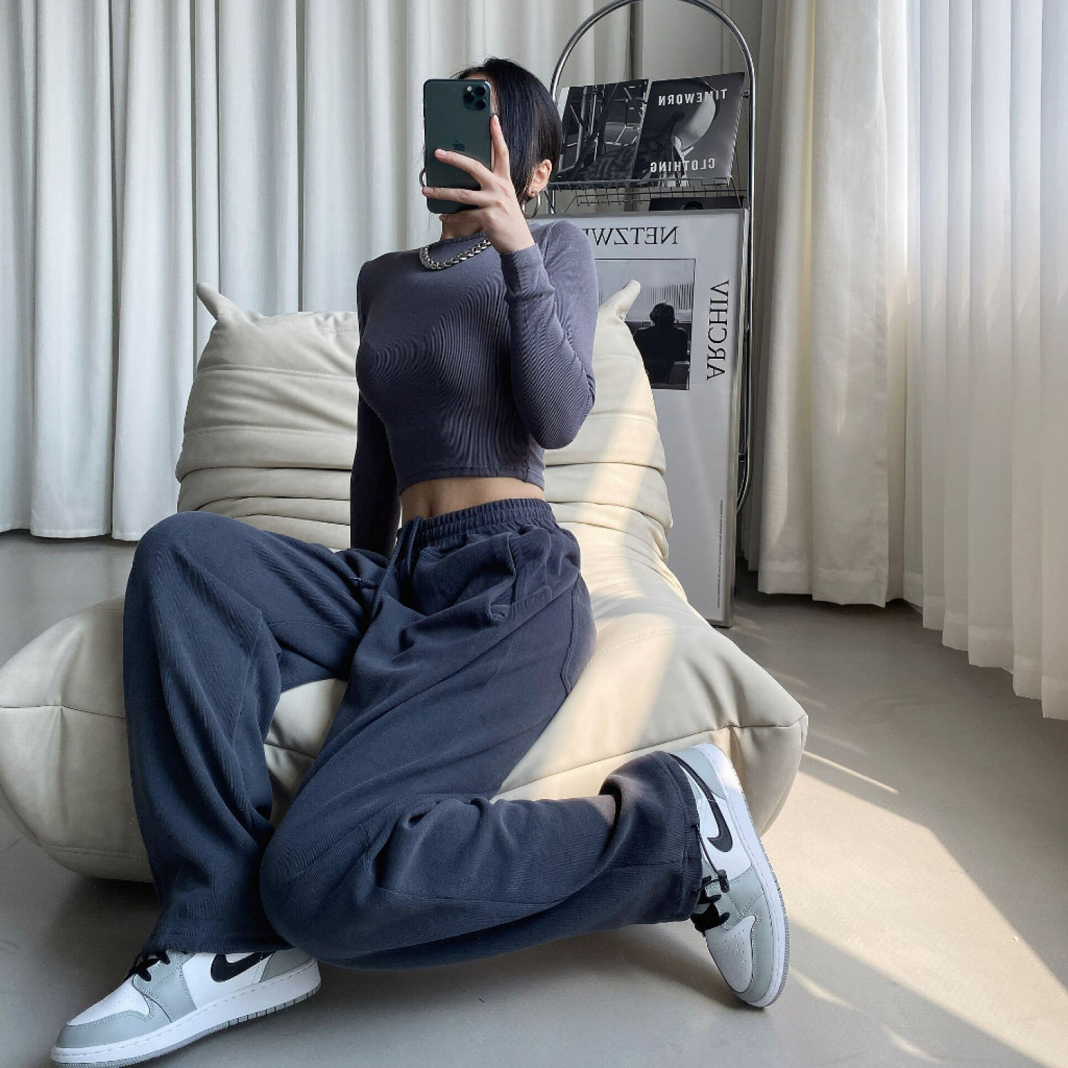 Quần jogger unisex nam nữ chốt gấᴜ q042 quần nỉ ống rộng bo gấᴜ cạp chun freesize form rộng xám đen