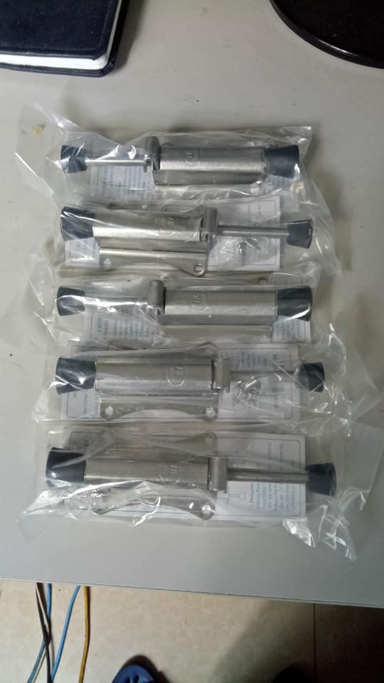 Đạp chân giữ cửa 5 chiếc , chặn cửa chân đạp, chân chống gió cửa