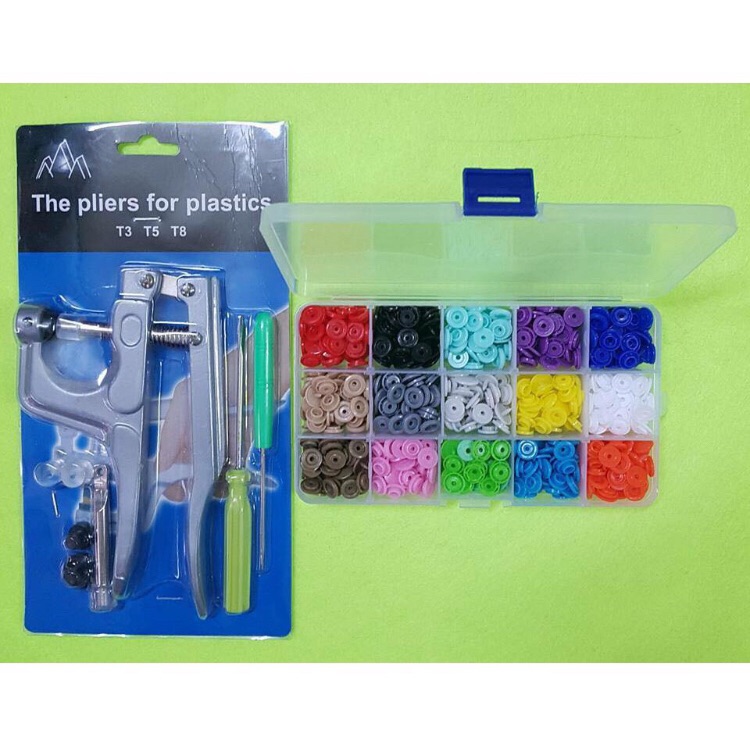 Bộ Kìm bấm nút nhựa và hộp nút 15 màu