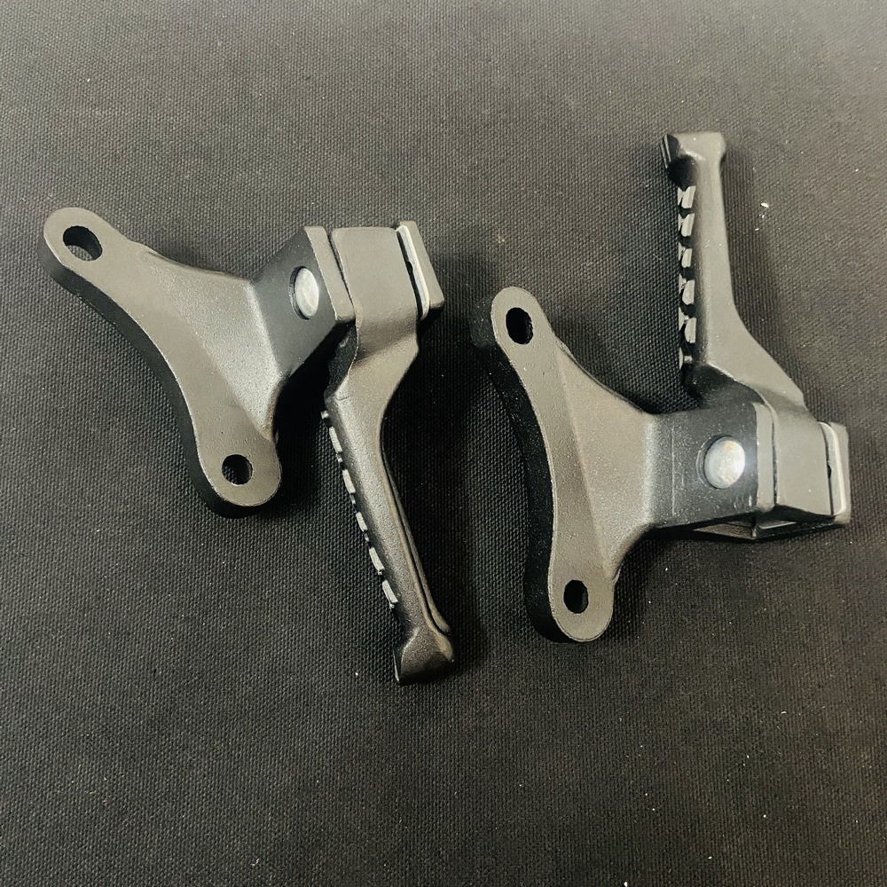 [độ xe] BỘ gác chân sau NHÔM CNC kiểu RAIDER gắn xe EXCITER 150, WINNER THƯỜNG, WINNER X gắn như zin theo xe (màu đen)