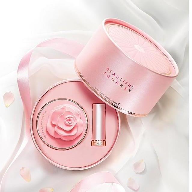 Bộ trang điểm phiên bản tiếp viên hàng không ohui beautiful journey special set màu 01 32g