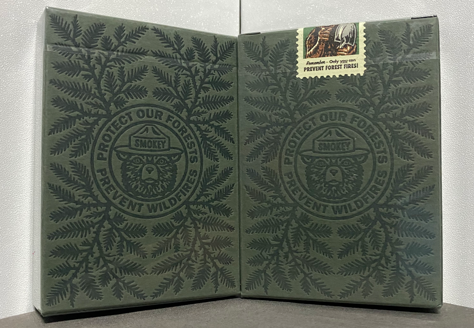 Bài tây Poker Smokey Bear Playing Cards Limited Edition