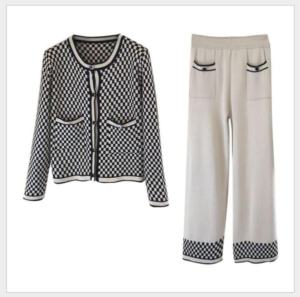 Set len nữ kẻ caro