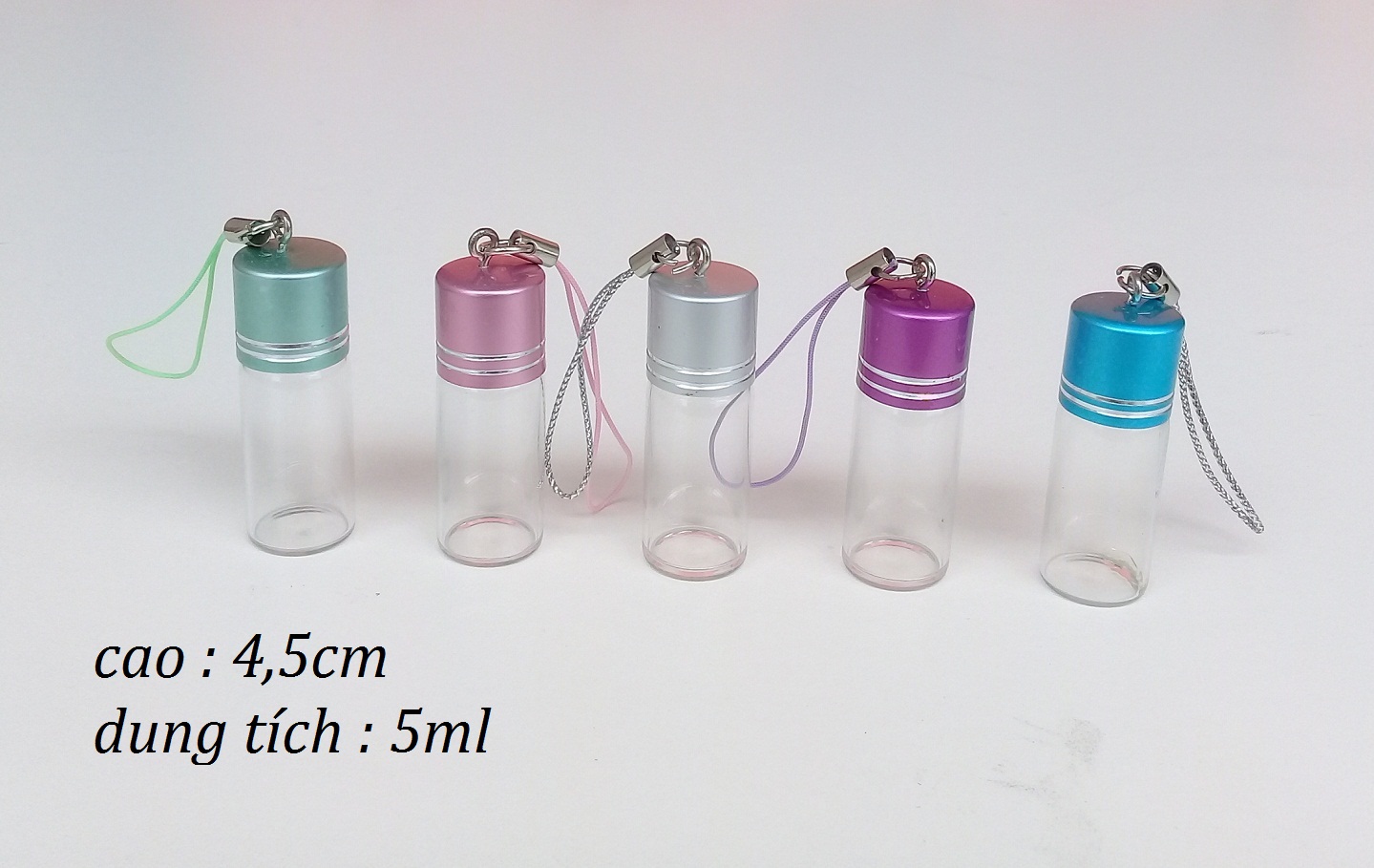 Combo 5 chai lọ thủy tinh NHỎ XÍU làm đồ trang trí thủ công DIY handmade, nút vặn có dây đeo, 5ml, cao 4.5cm