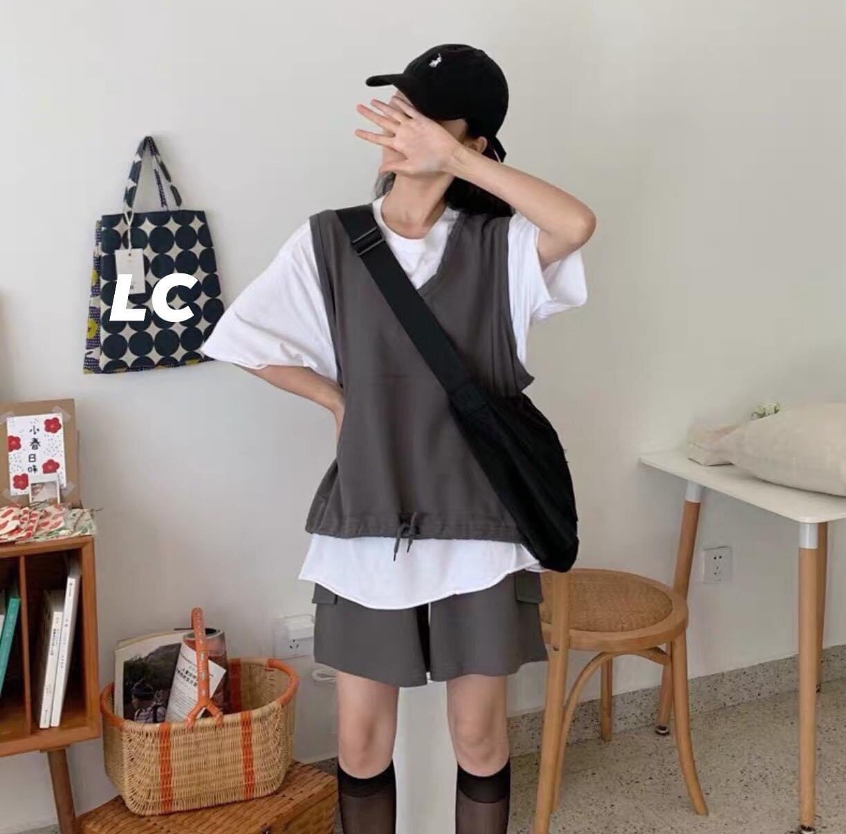 💝 SIÊU PHẨM CÁ TÍNH ĐỘC ĐÁO 💝 Set 3 Món Áo Gile + Áo Thun Form Rộng + Quần Short Xám Tro Siêu Hot B1