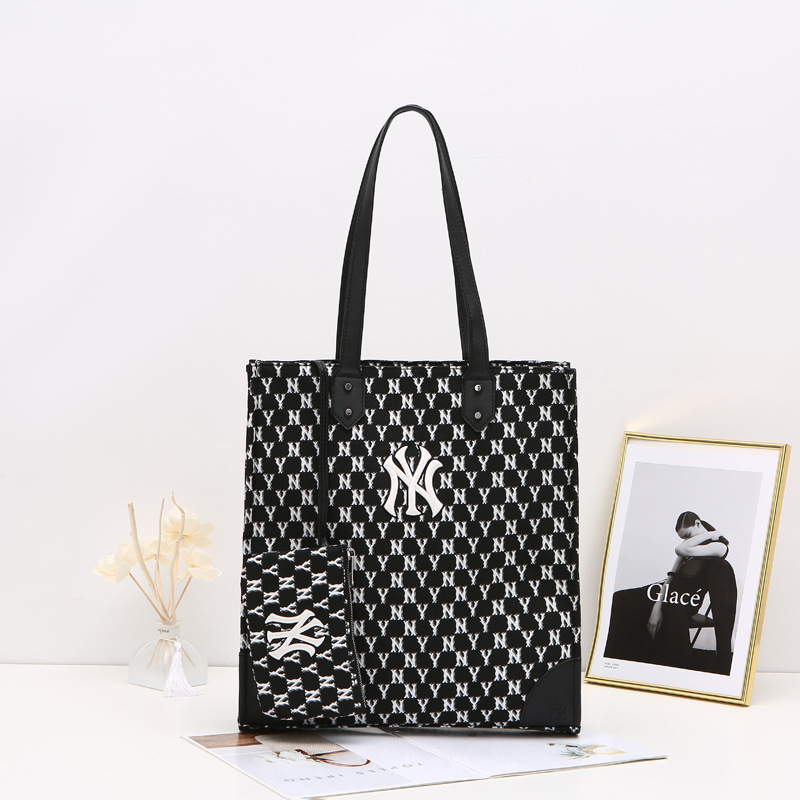 Túi xách nữ MLB NY Monogram Mini Crossbag New York Yankees Cream