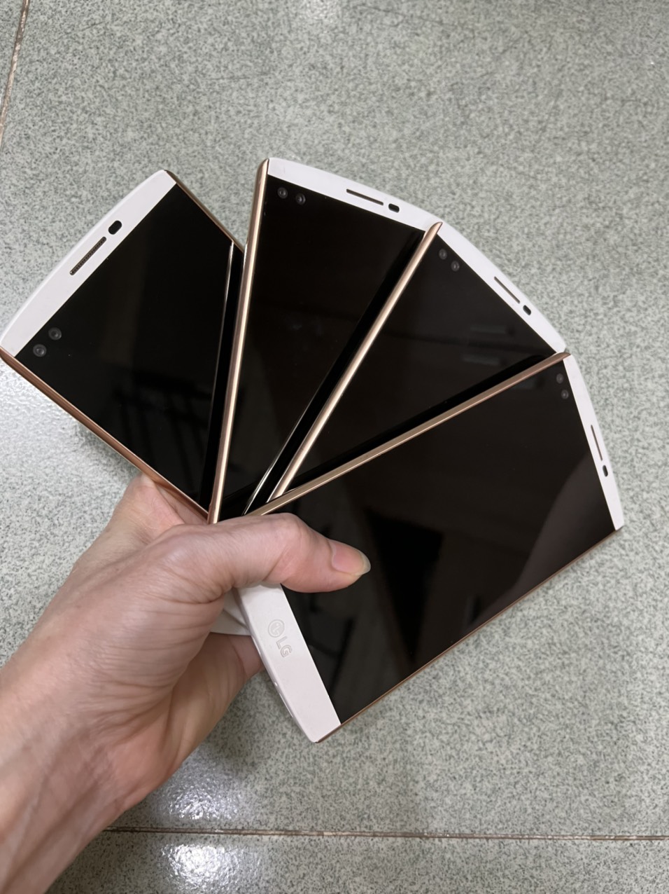 SALE RẺ Lg V10 ram4gb 64Gb Đủ màu ● Màn hình:Quantum IPS, Chính: 5.7", phụ: 2.1", Quad HD (2K) Hệ điều hành:Android Camera sau:16 MP Camera trước:5 MP CPU:Qualcomm Snapdragon 808 6 nhân 64-bit RAM:4 GB Bộ nhớ trong:64 GB