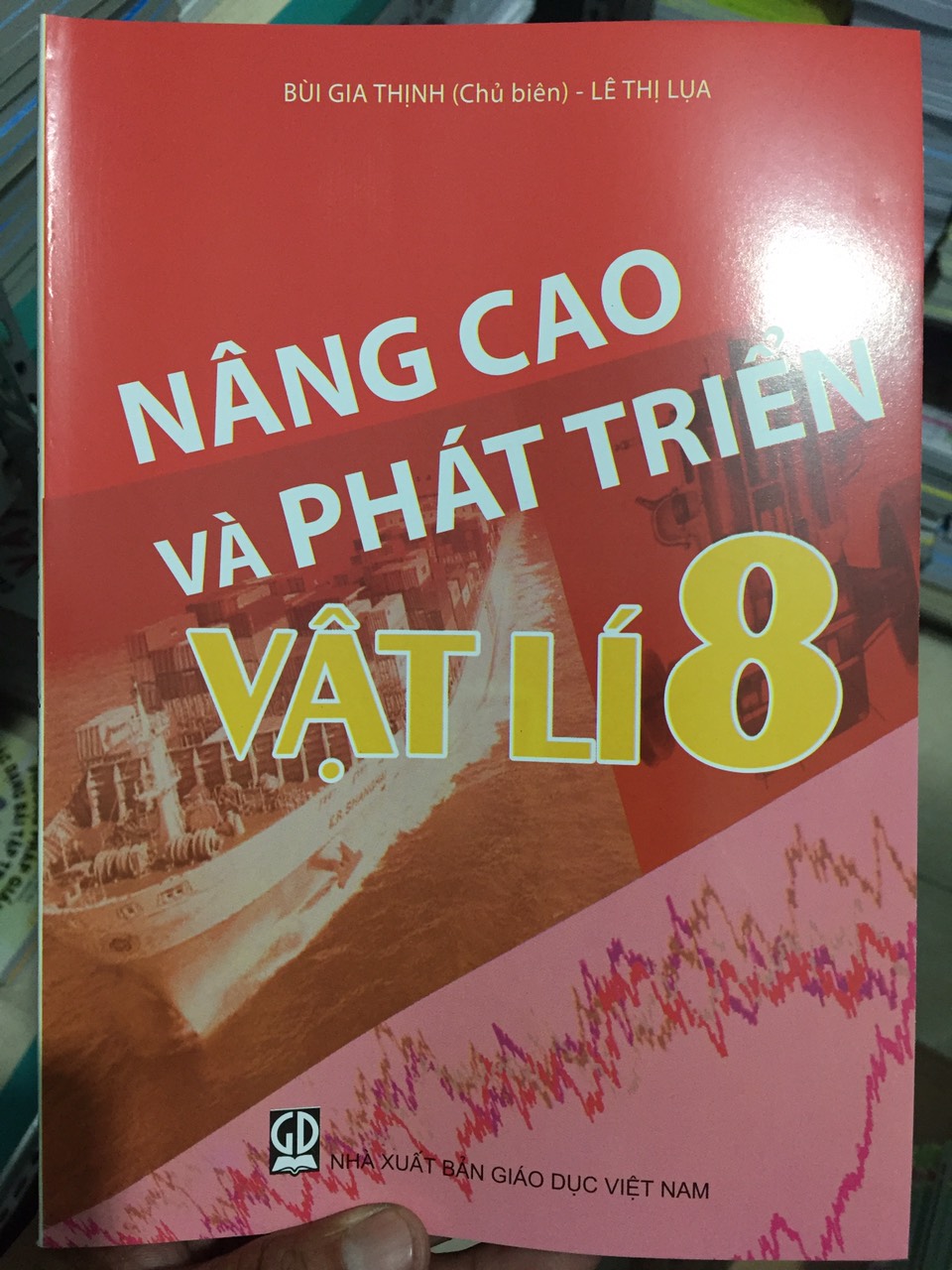 Sách - Nâng cao và phát triển Vật Lí 8