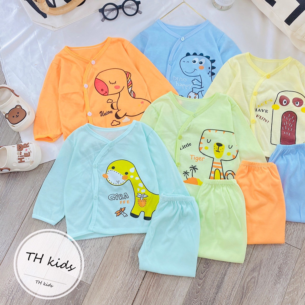Set 5 bộ cúc cài lệch cho bé từ 3-8kg