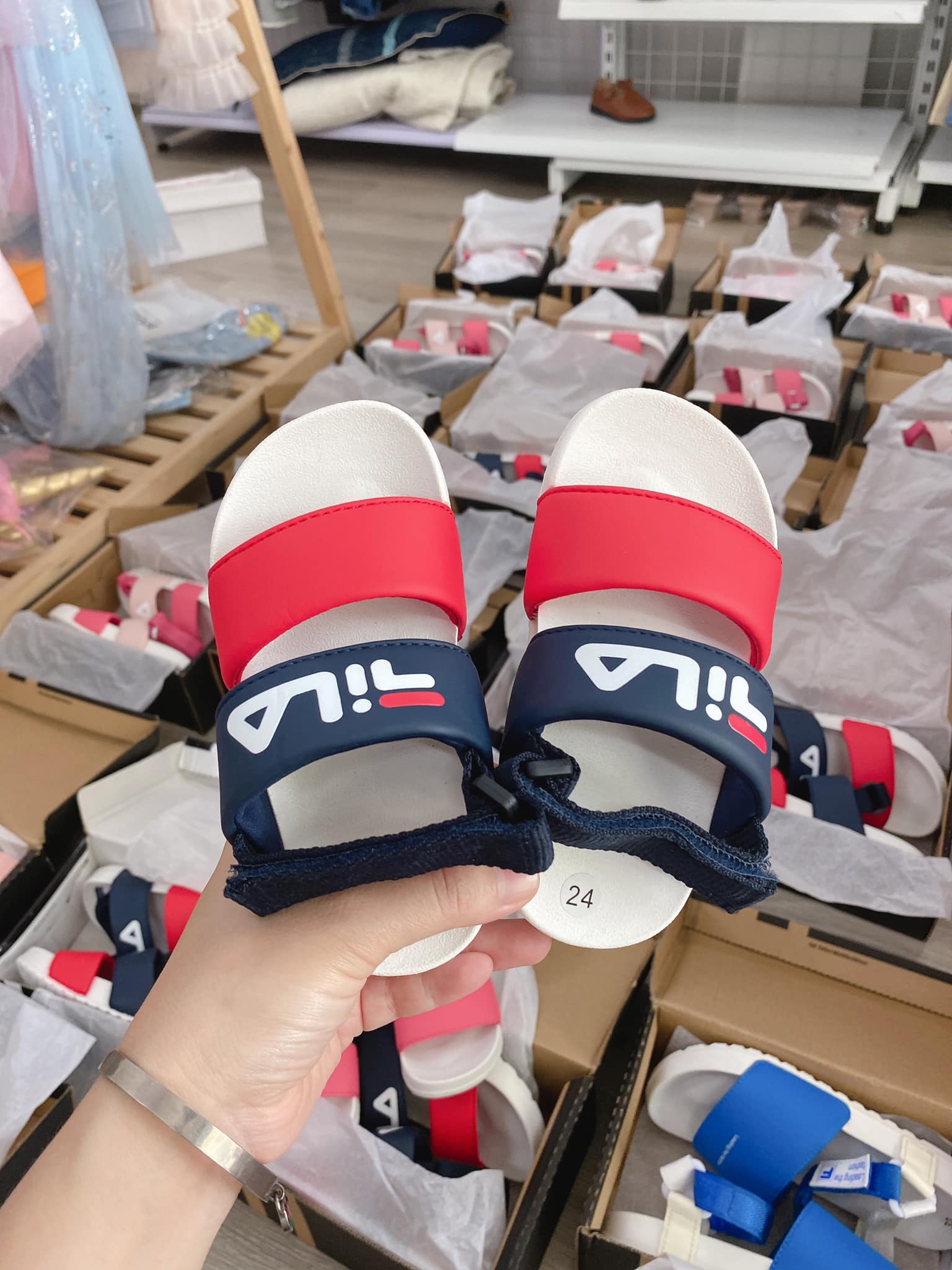 💥💥 sandal siêu nhẹ fila cho bé