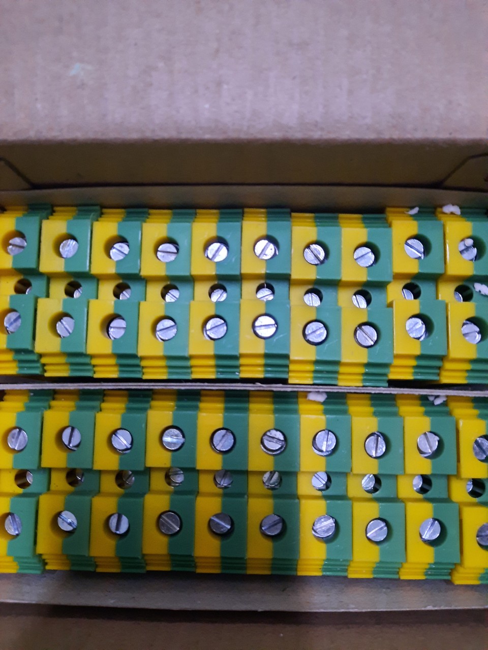 CẦU ĐẤU DÂY DOMINO TÉP -TERMINAL BLOCK -4mm2 -16mm2-TE-(NỐI ĐẤT) CONNECT WELL - ẤN ĐỘ