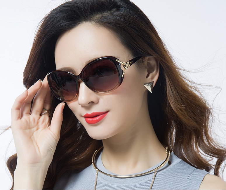 Kính mát nữ thời trang + Tặng bao da B136
