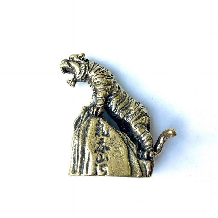 Tượng Đồng Con Cọp Hổ Gầm Chúa Sơn Lâm; Màu đồng cổ sọc đen; Tượng dài 4cm- SP005505