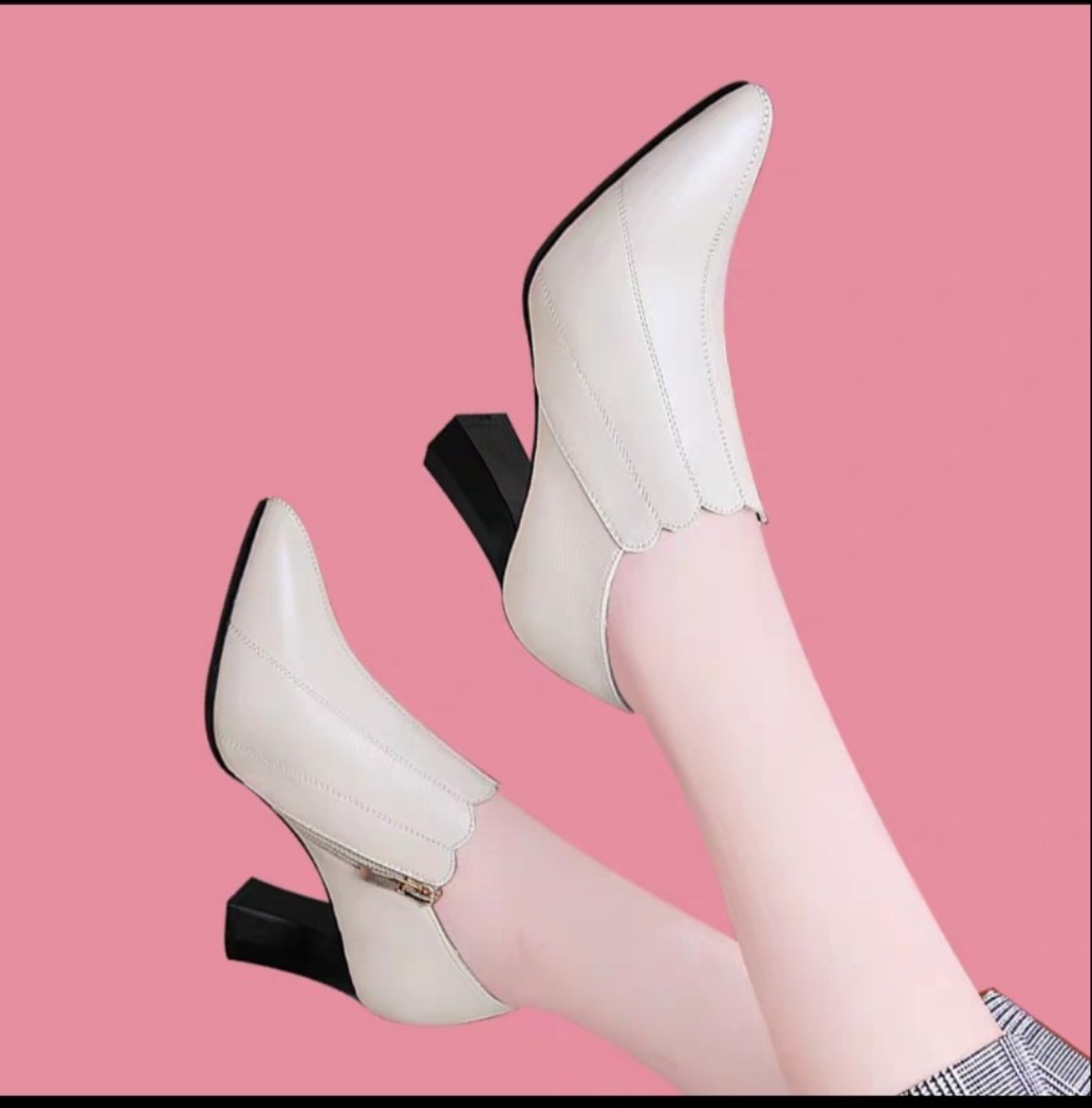 Giày boots cao cổ lượn sóng