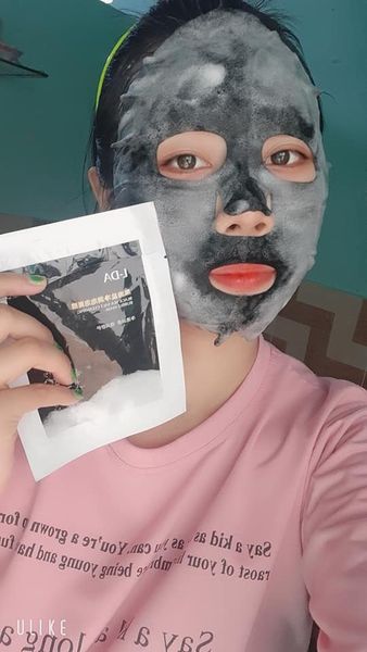 Mặt nạ đắp da than tre