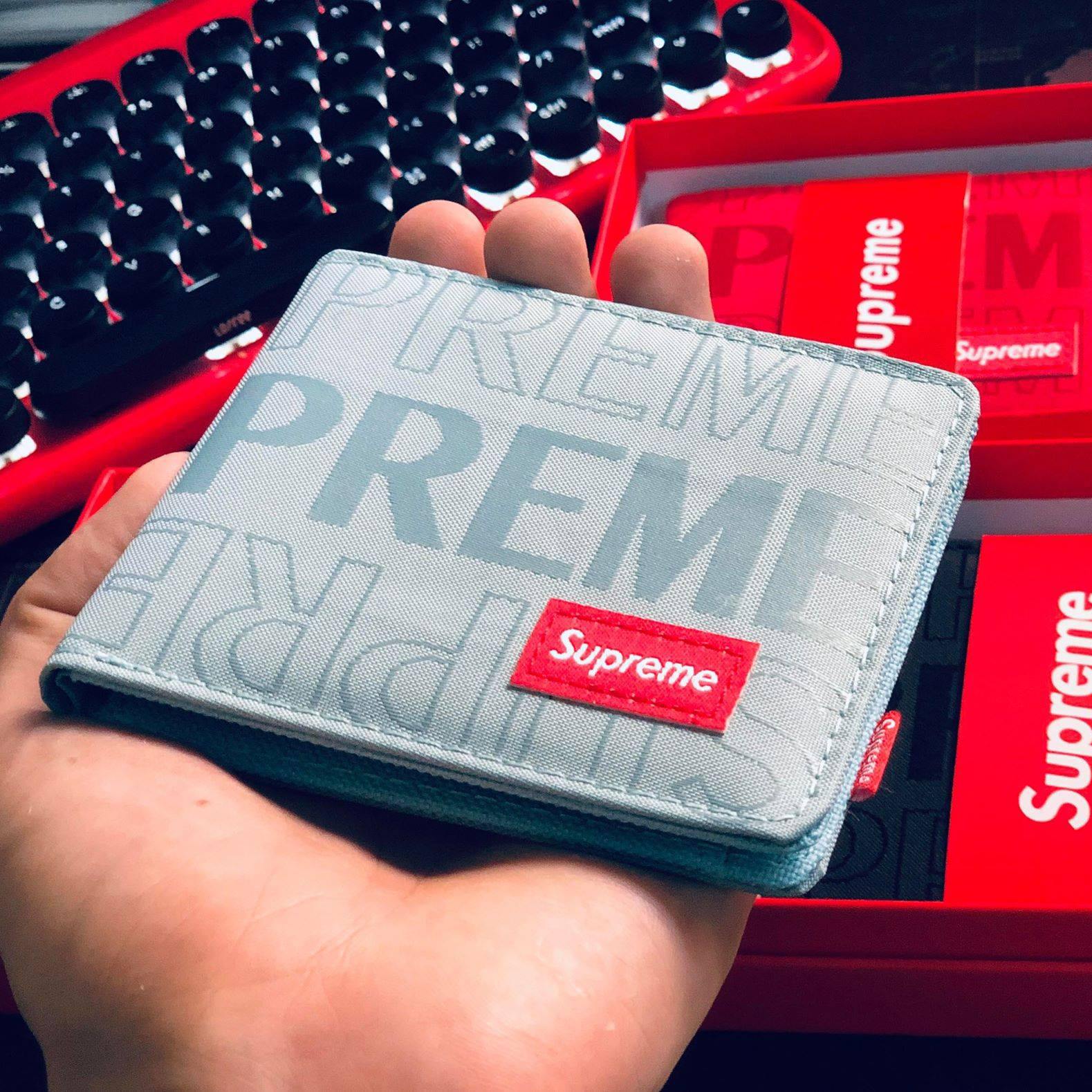 Ví Gập Supreme Box Logo Chìm Wallet