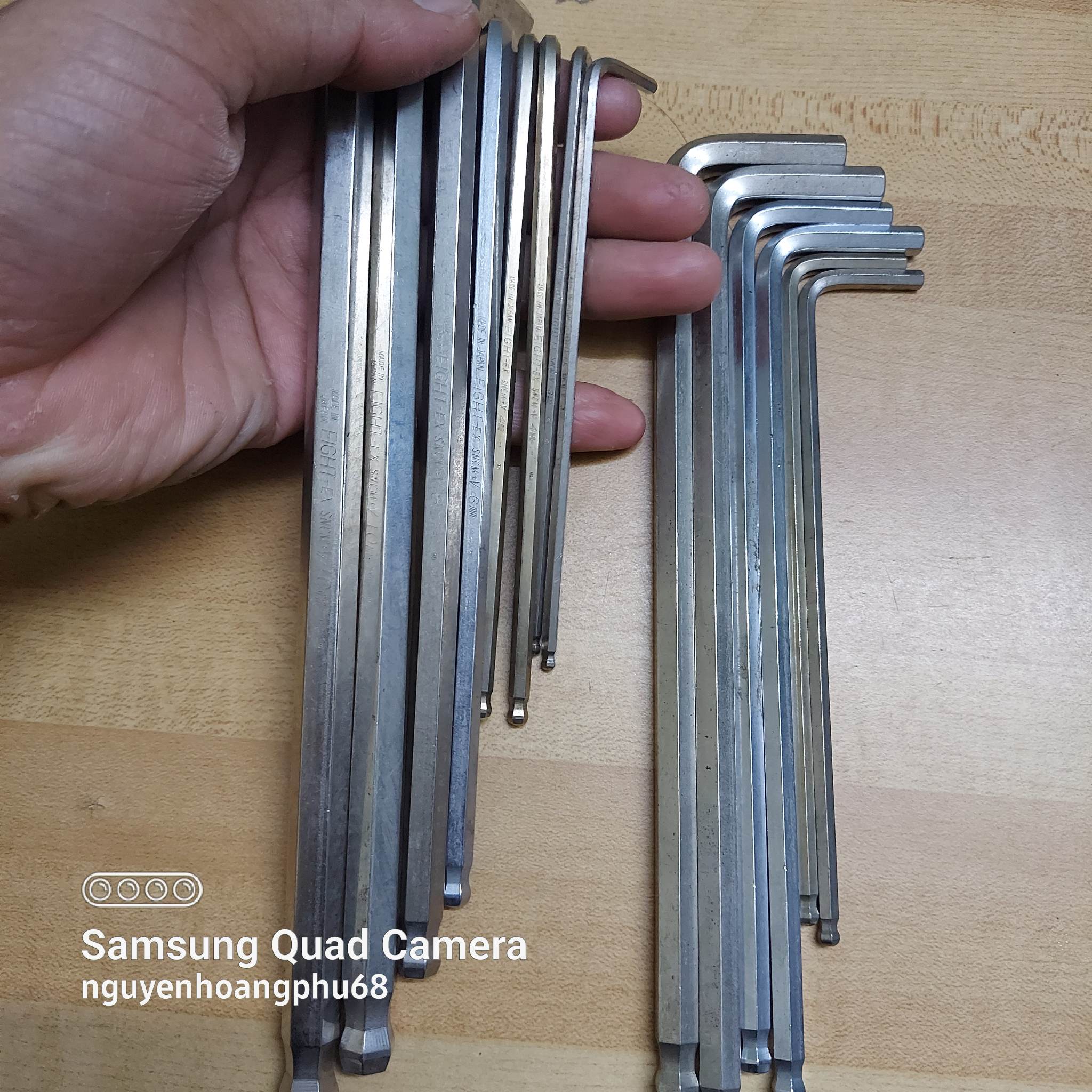 Một cây lục giác bãi Nhật thương hiệu EIGHT