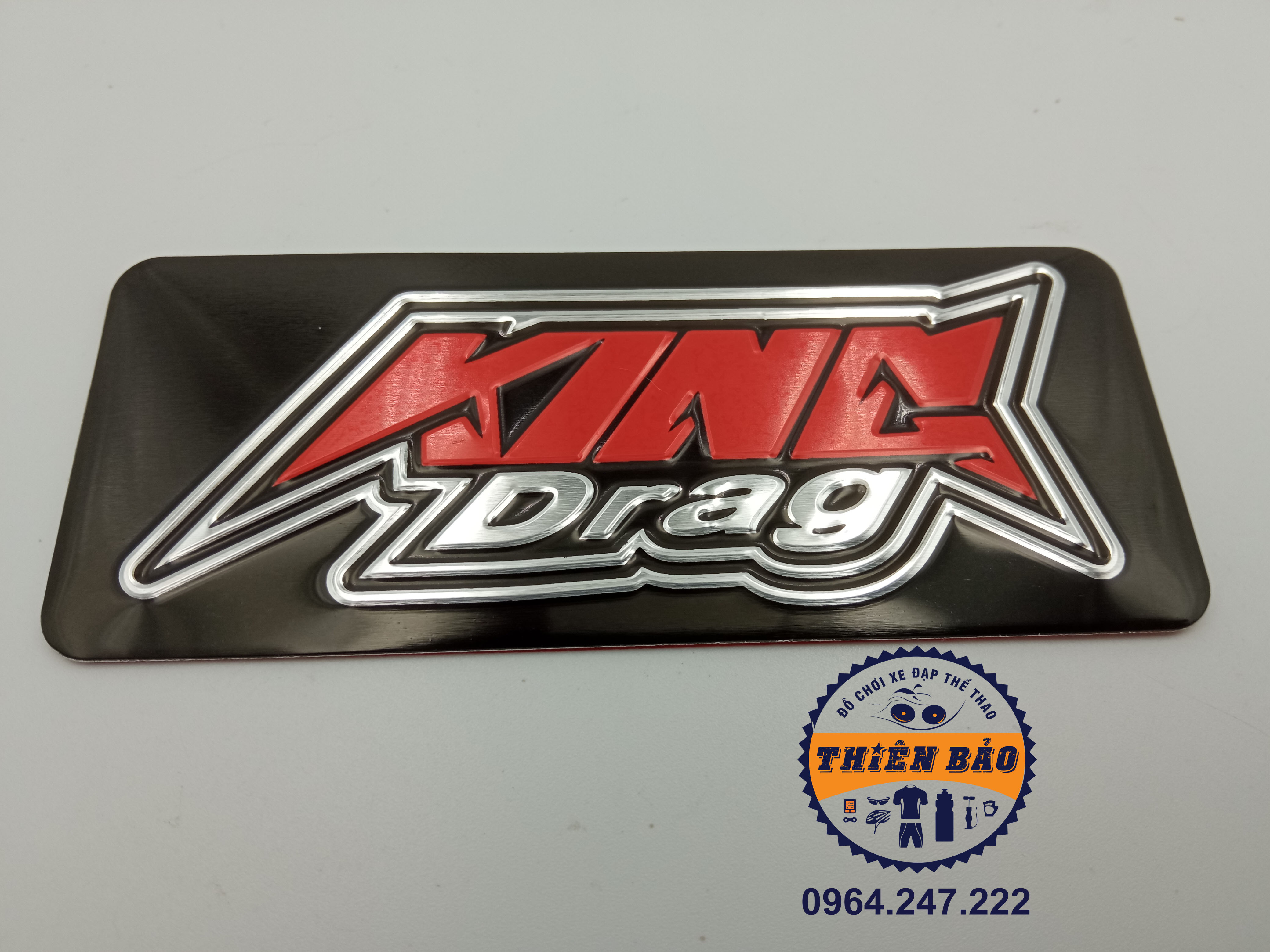 Tem nhôm dán pô King Drag, Decal dán phuộc, logo dán xe máy chữ nhật nền đen #59