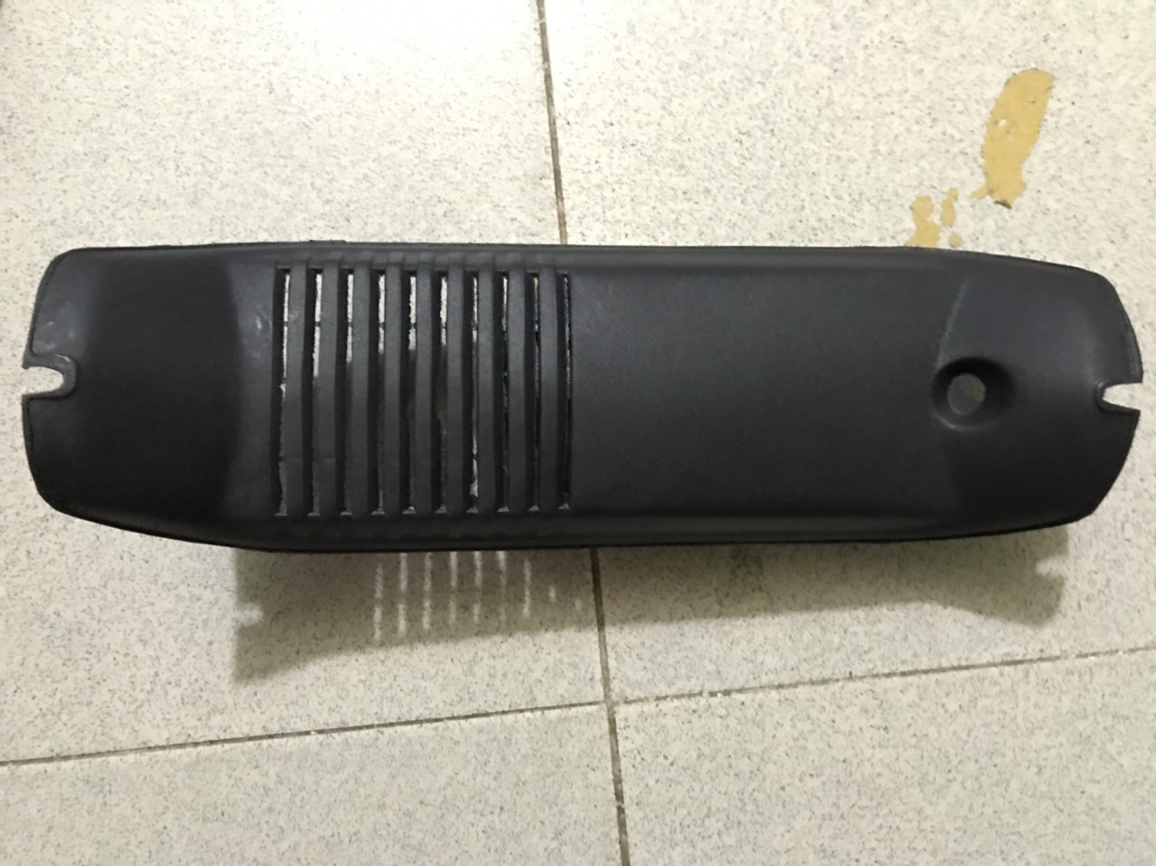 Yếm nhựa giữa xe CHALY 84 đèn vuông