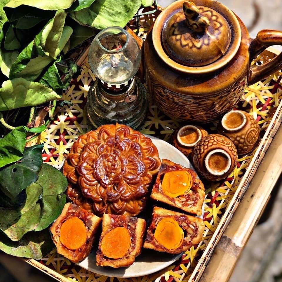 Bánh trung thu thập cẩm gà quay 2 trứng