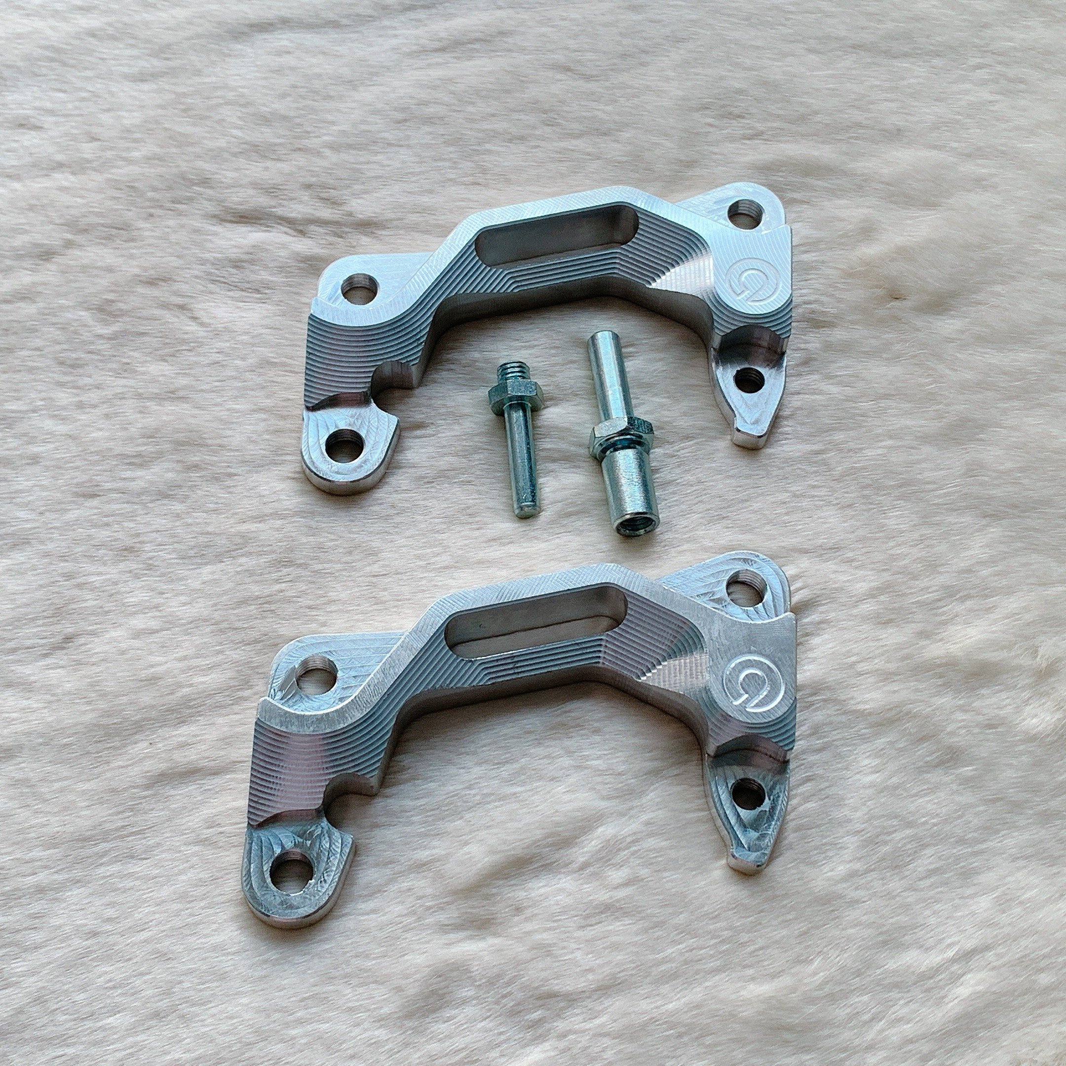 Pát pass CNC Sirius đĩa 260mm gắn heo Zin