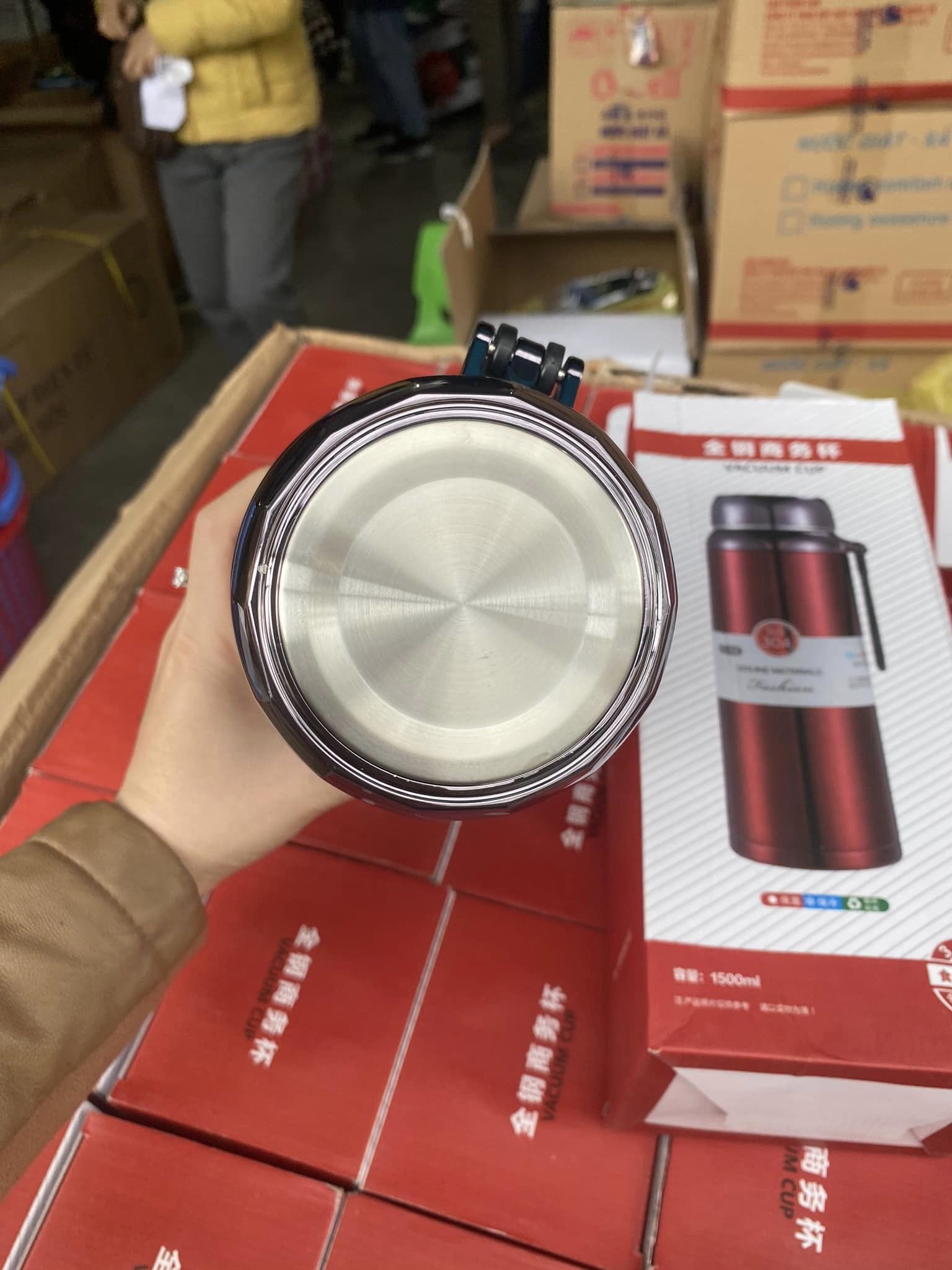 Bình giữ nhiệt nóng lạnh 1500ml vỏ đỏ mẫu mới 2022