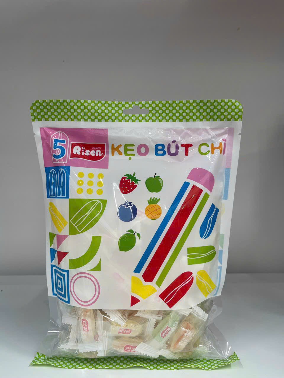 Kẹo bút chì sắc màu trái cây